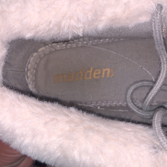 Madden NYC Milliee Faux Fur Sneakers Size 6 - Picture 6 of 6